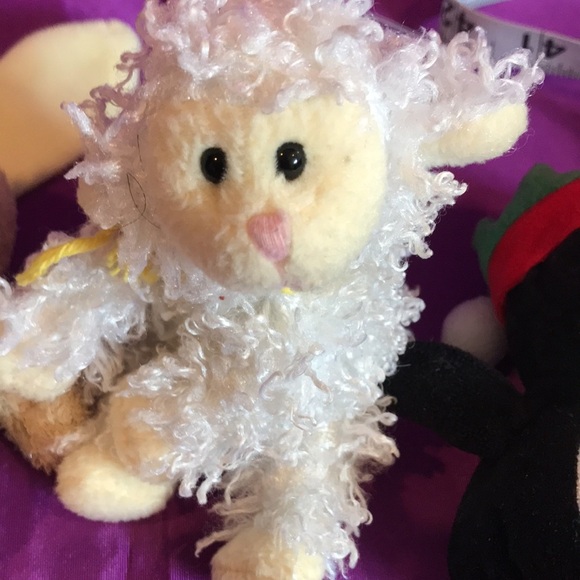 Lot of 5 small plush stuffed animals bunny Wendy's snoopy, penguin, dog, Ty lamb - Picture 14 of 16